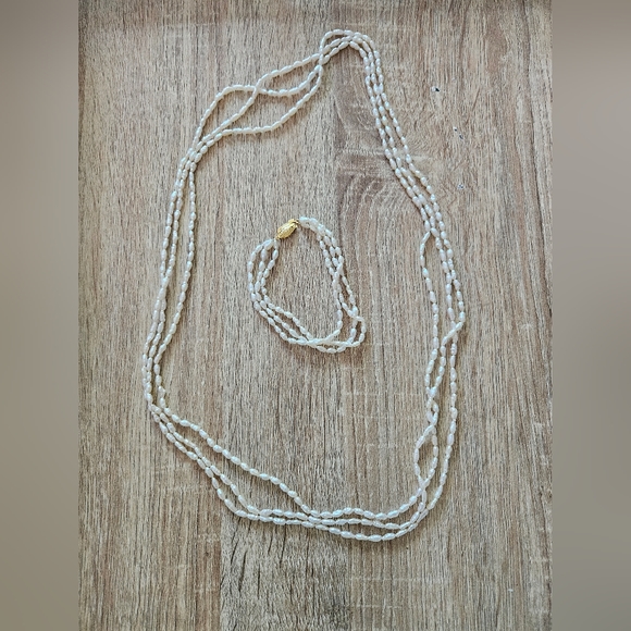 Vintage Women's White Shell Three Necklace And Bracelet Set - Picture 1 of 6